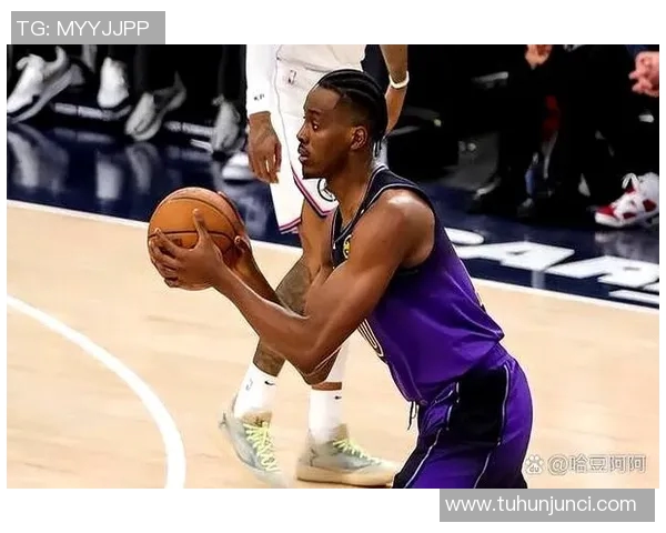 爵士与湖人对决战术解析及关键球员表现分析